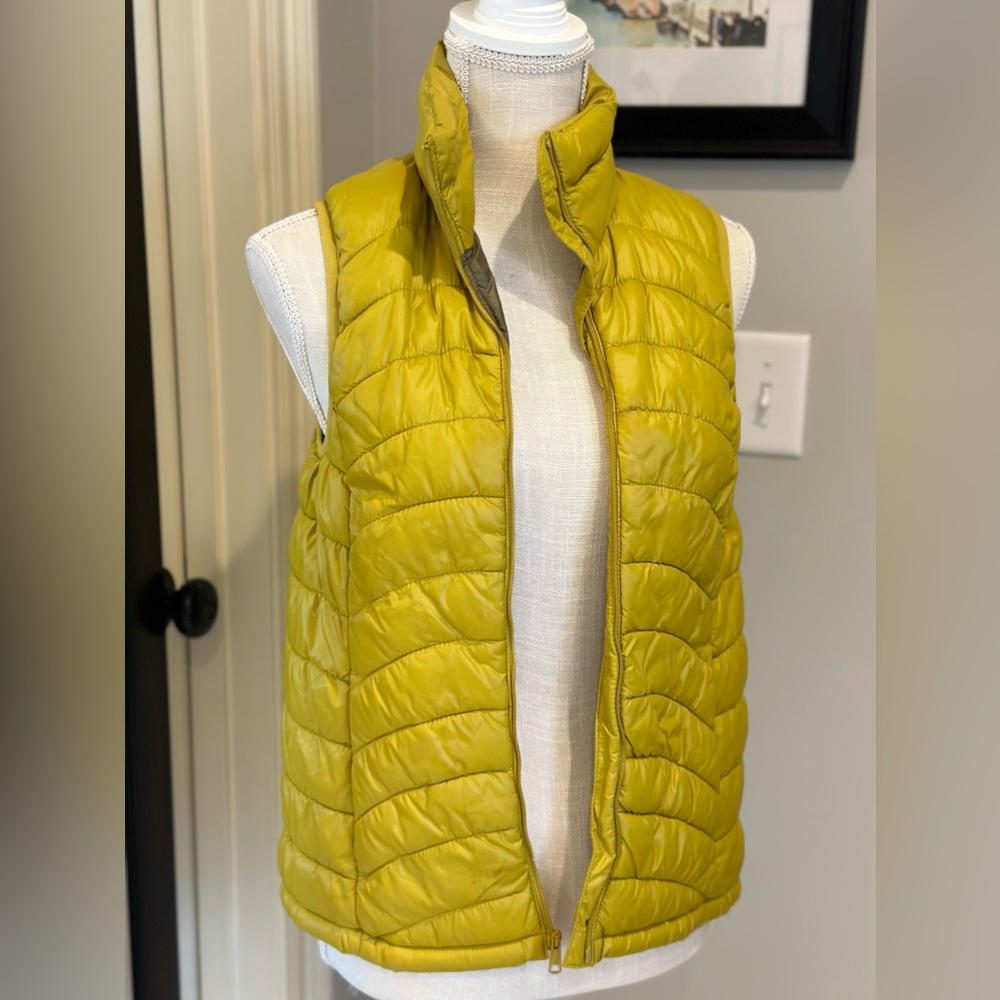 Old Navy Puffy Vest Saffron